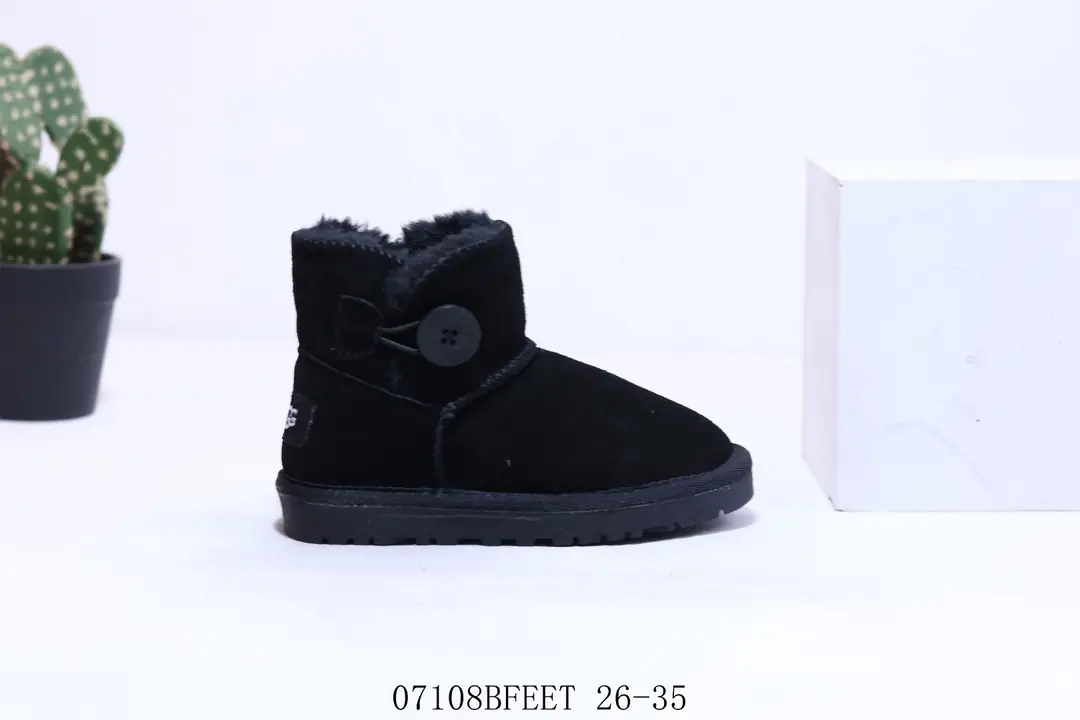 M1005 _UGG $32.44 gallery