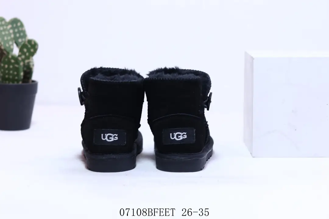M1005 _UGG $32.44 gallery