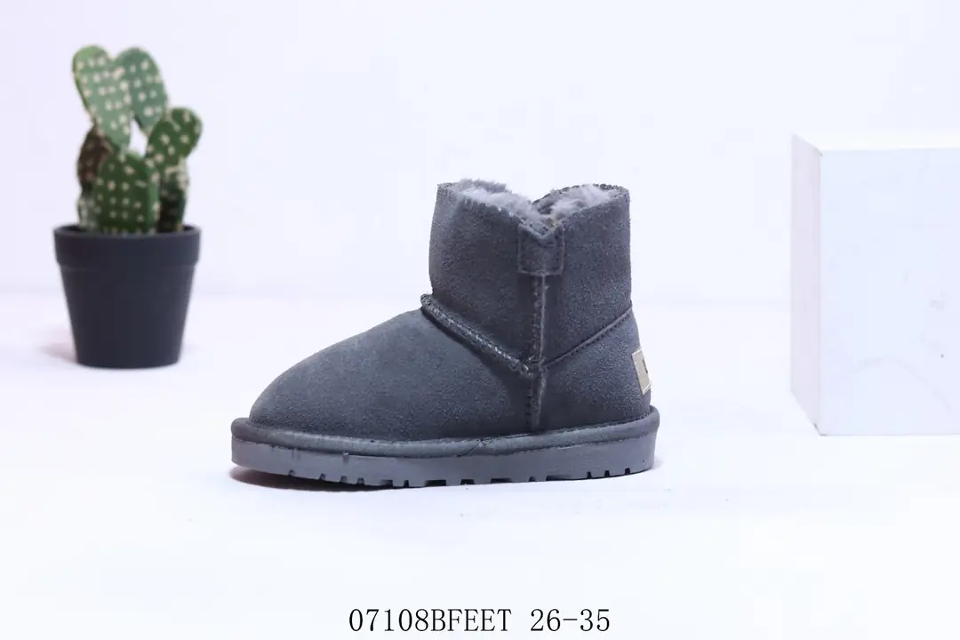 M1005 _UGG $32.44 gallery