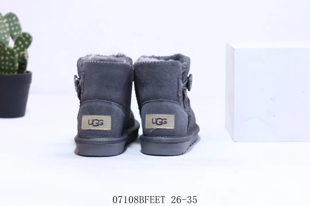 M1005 _UGG $32.44 gallery