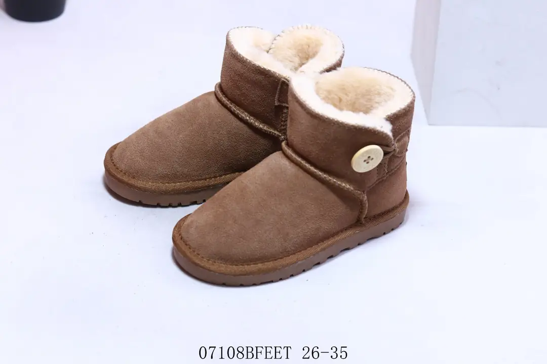 M1005 _UGG $32.44 gallery