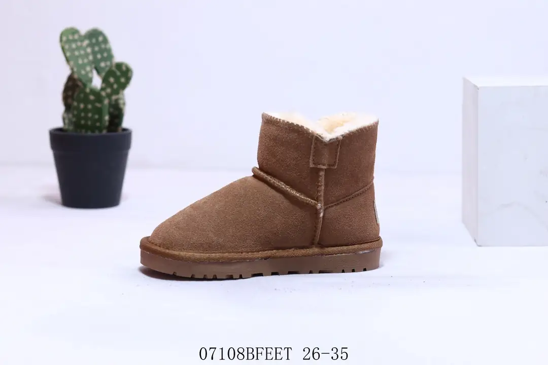 M1005 _UGG $32.44 gallery