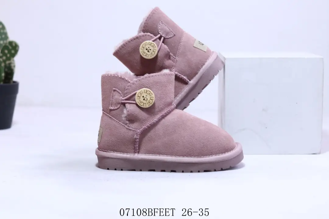 M1005 _UGG $32.44 gallery