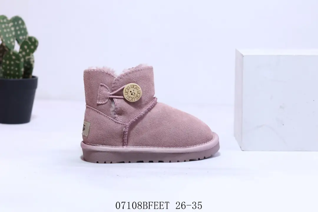 M1005 _UGG $32.44 gallery