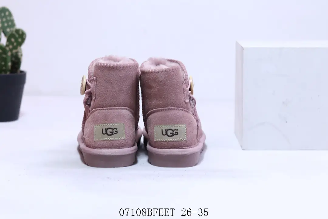 M1005 _UGG $32.44 gallery