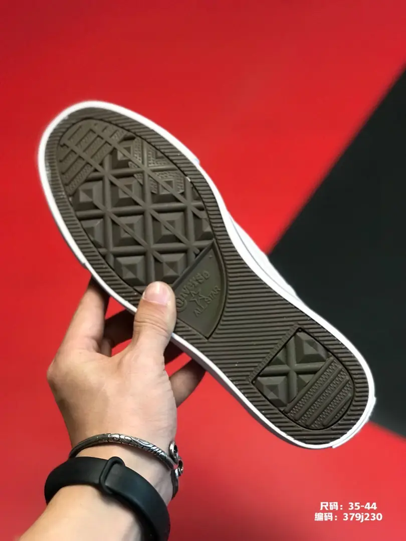 M1009  CONVERSE $35.24 gallery