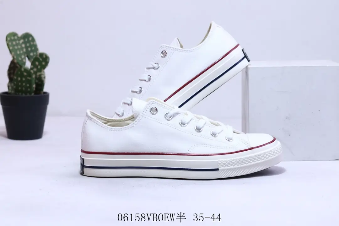 M1009  CONVERSE $35.24 gallery
