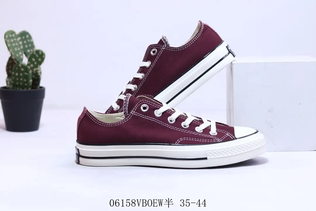 M1009  CONVERSE $35.24 gallery