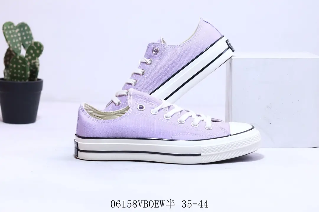 M1009  CONVERSE $35.24 gallery