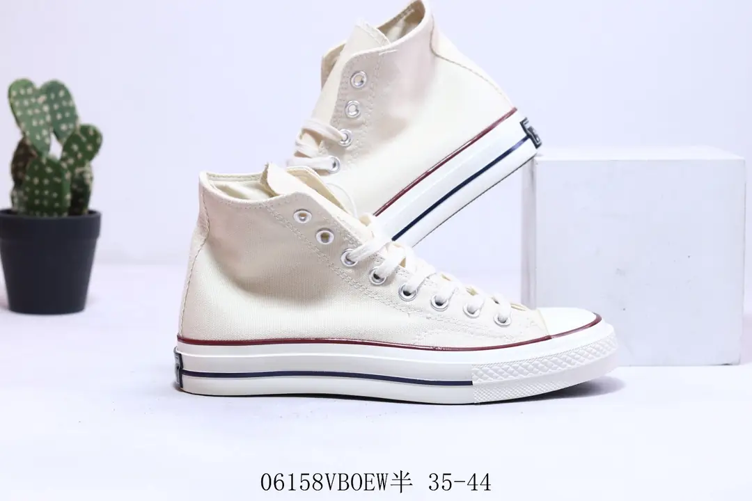 M1009  CONVERSE $35.24 gallery