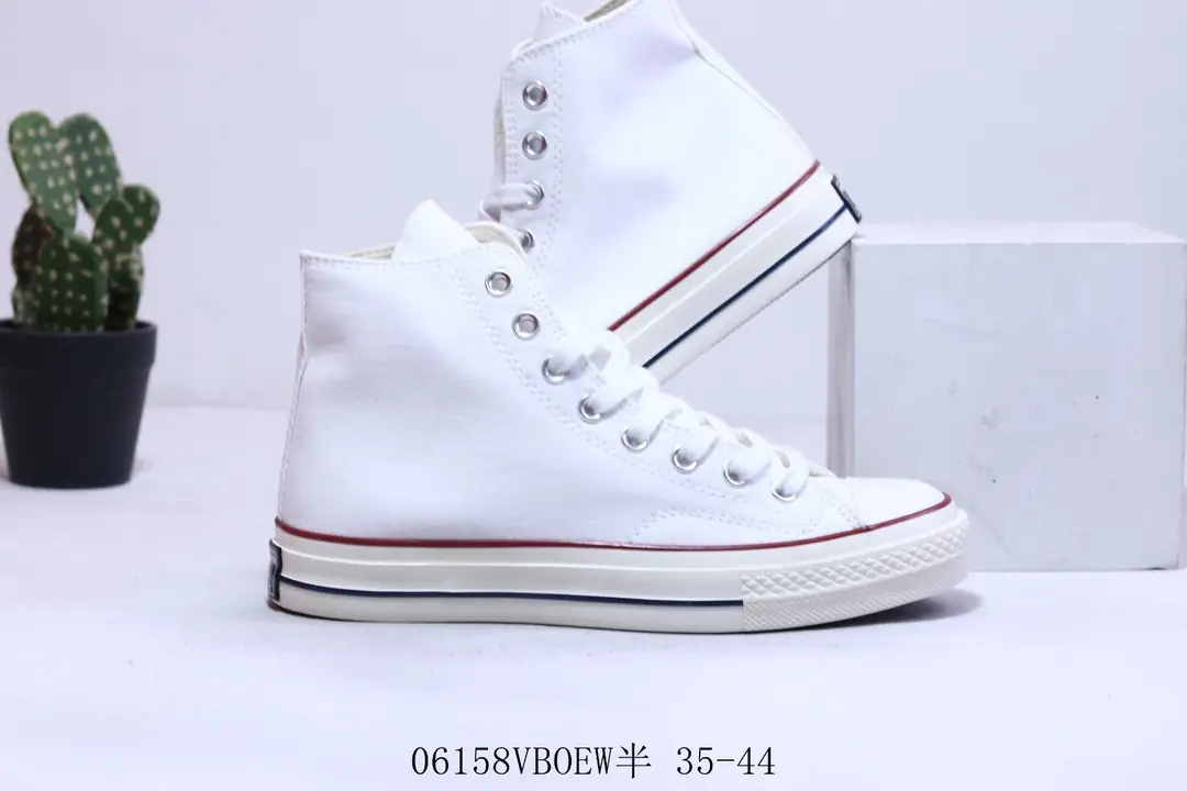 M1009  CONVERSE $35.24 gallery