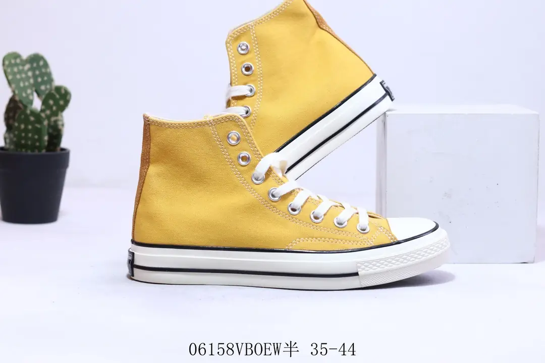 M1009  CONVERSE $35.24 gallery