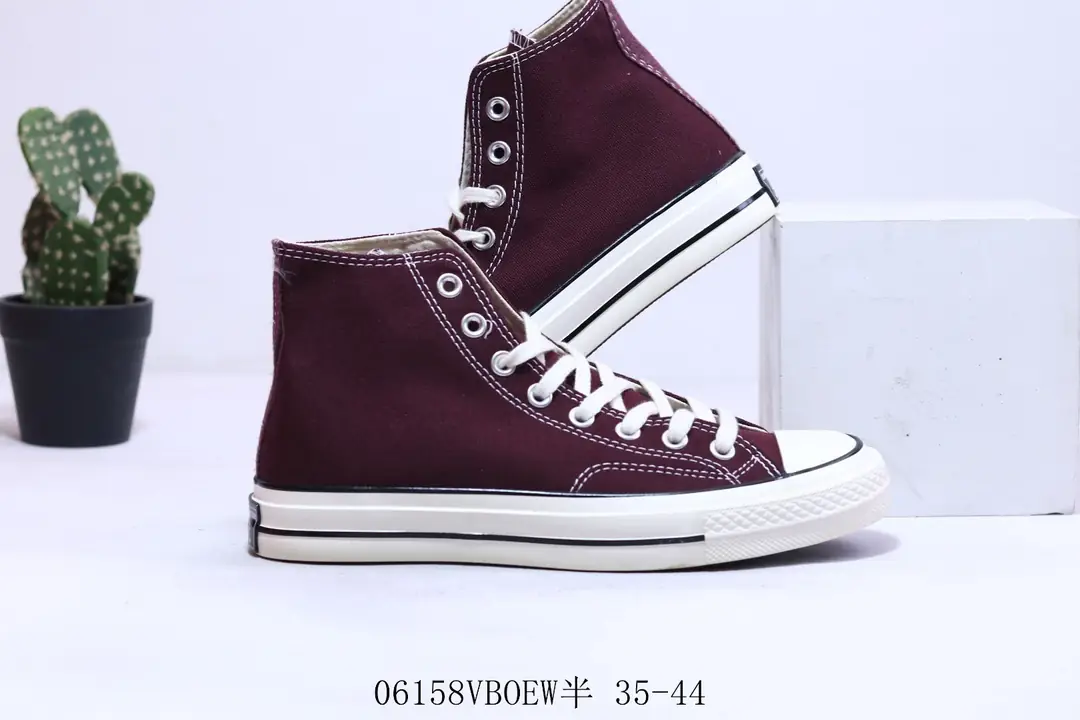 M1009  CONVERSE $35.24 gallery