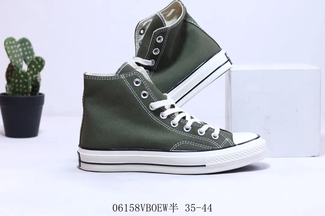 M1009  CONVERSE $35.24 gallery