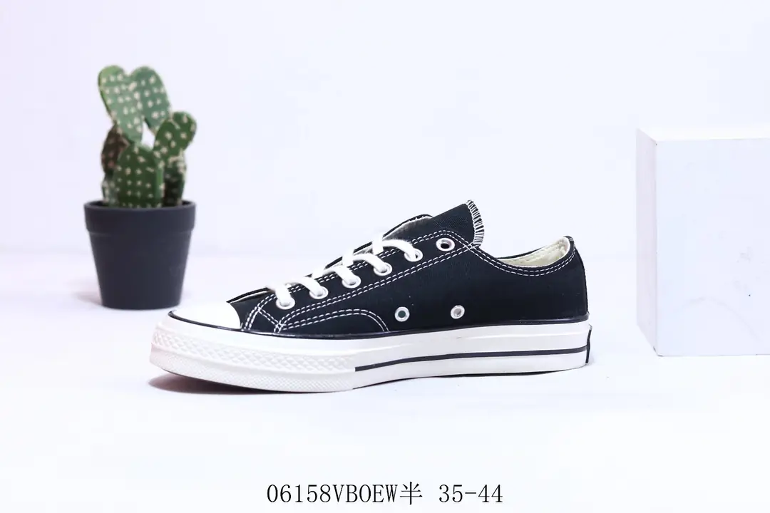 M1009  CONVERSE $35.24 gallery