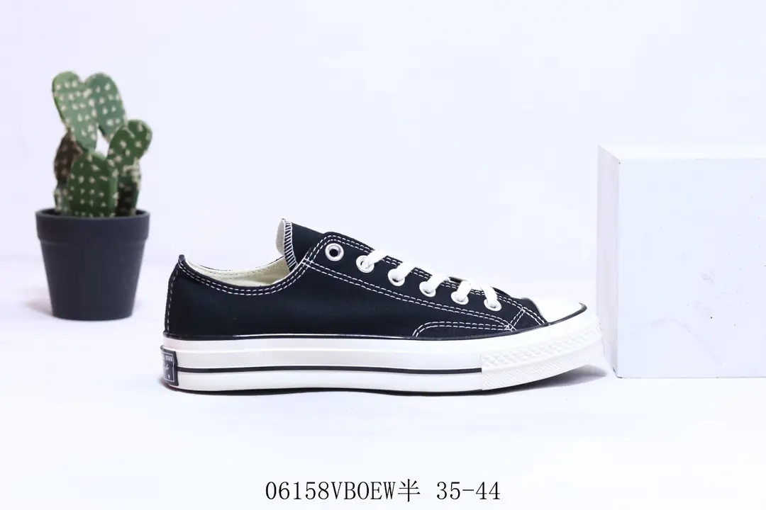 M1009  CONVERSE $35.24 gallery