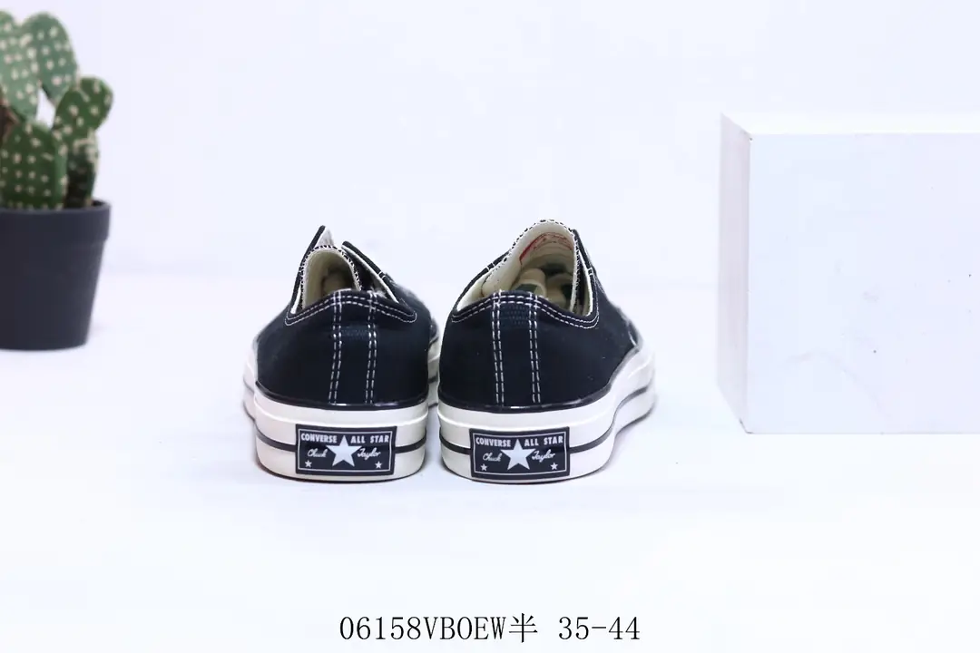 M1009  CONVERSE $35.24 gallery