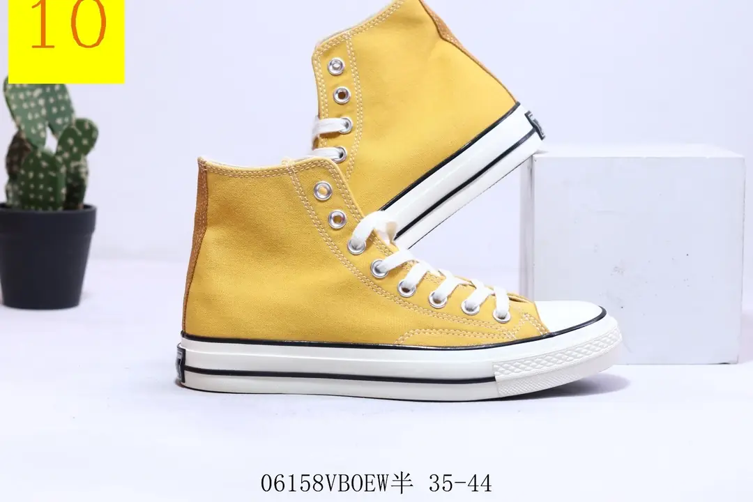 M1009  CONVERSE $35.24 gallery