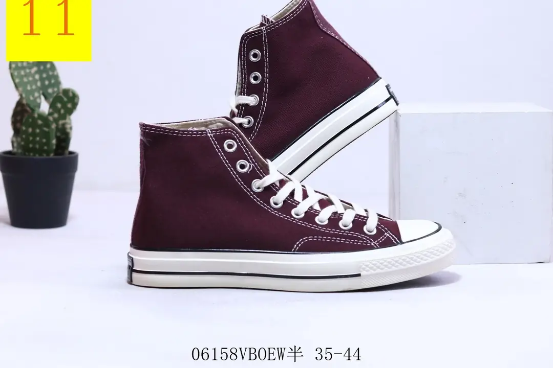M1009  CONVERSE $35.24 gallery