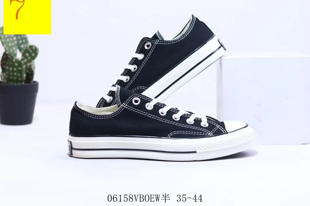 M1009  CONVERSE $35.24 gallery