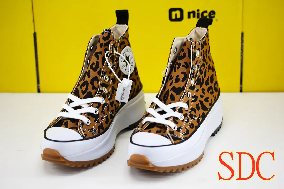 M101 50.03$ J.W. Anderson x Converse chuck Run Star Hike1970s British gallery