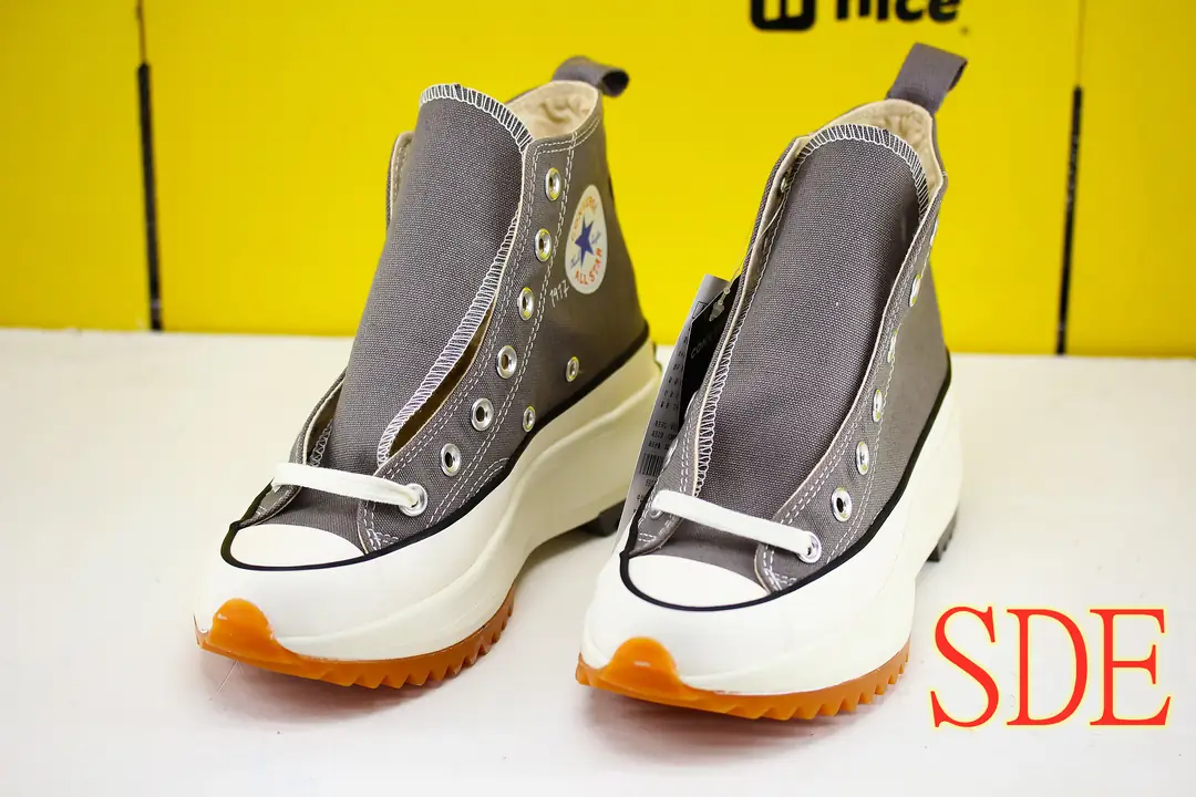 M101 50.03$ J.W. Anderson x Converse chuck Run Star Hike1970s British gallery