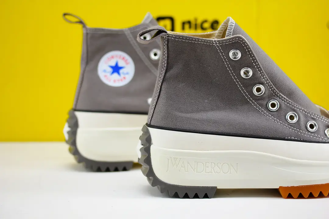 M101 50.03$ J.W. Anderson x Converse chuck Run Star Hike1970s British gallery
