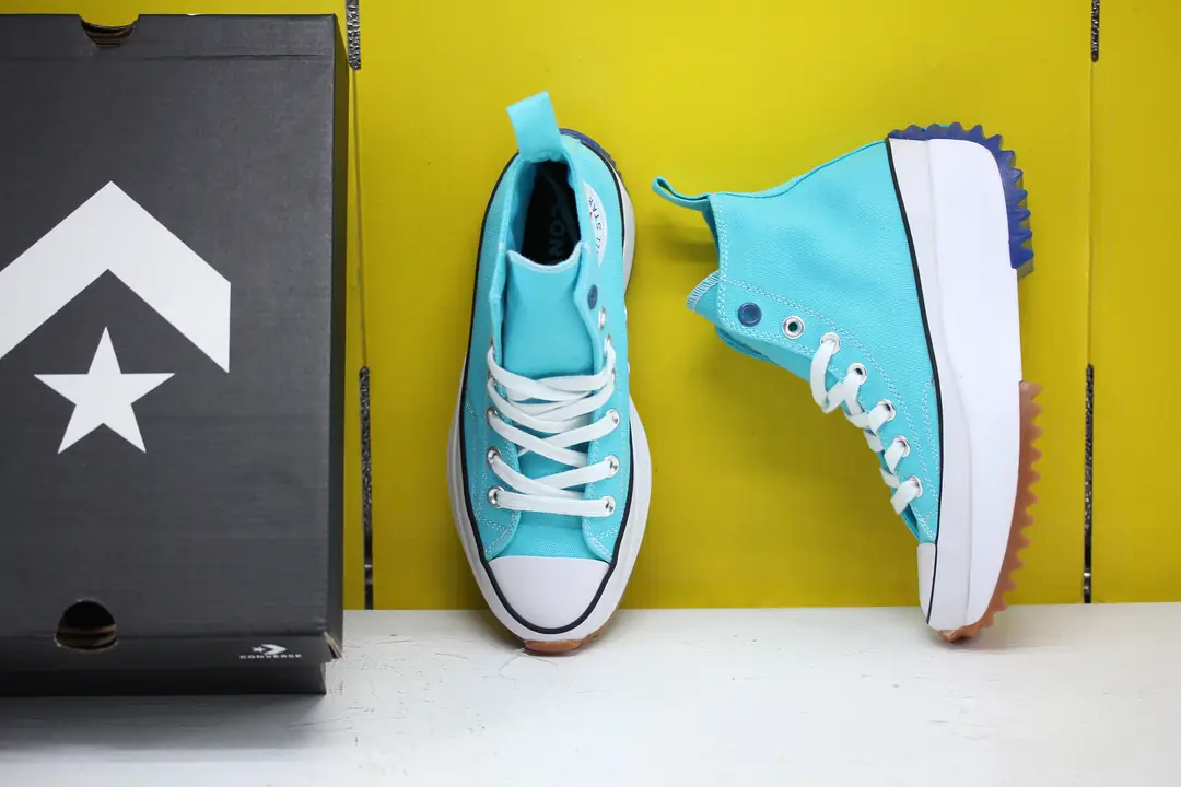 M101 50.03$ J.W. Anderson x Converse chuck Run Star Hike1970s British gallery