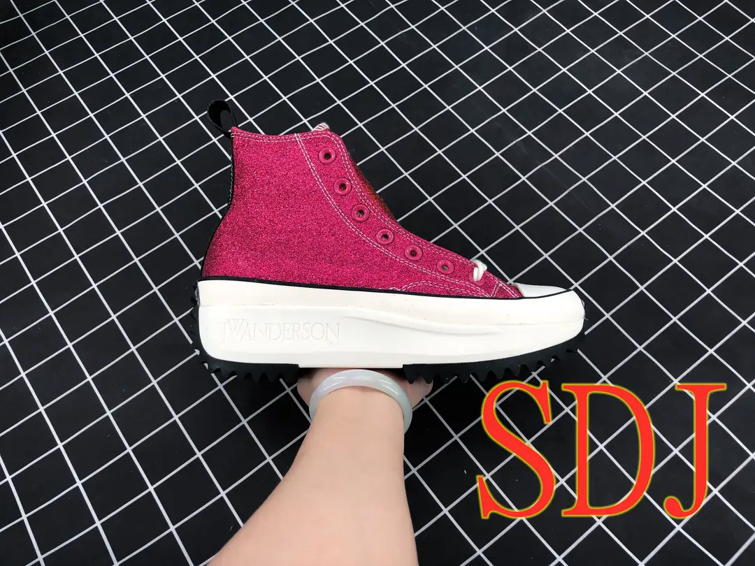 M101 50.03$ J.W. Anderson x Converse chuck Run Star Hike1970s British gallery