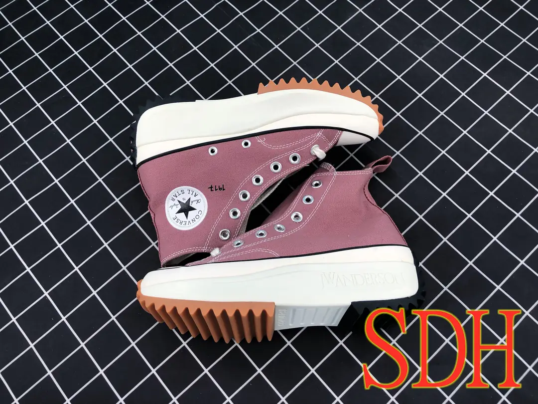 M101 50.03$ J.W. Anderson x Converse chuck Run Star Hike1970s British gallery