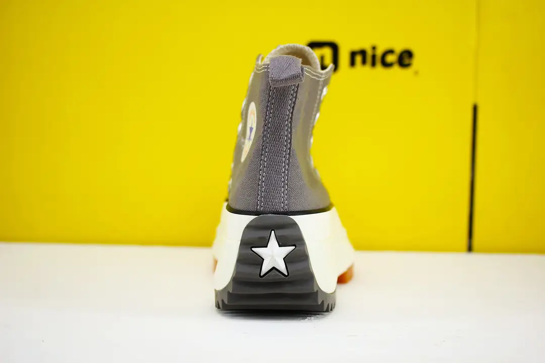 M101 50.03$ J.W. Anderson x Converse chuck Run Star Hike1970s British gallery