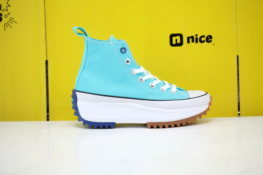 M101 50.03$ J.W. Anderson x Converse chuck Run Star Hike1970s British gallery