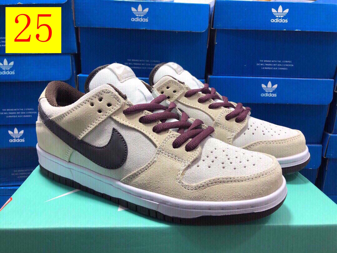M1056  Nike SB Dunk   $44.94 gallery
