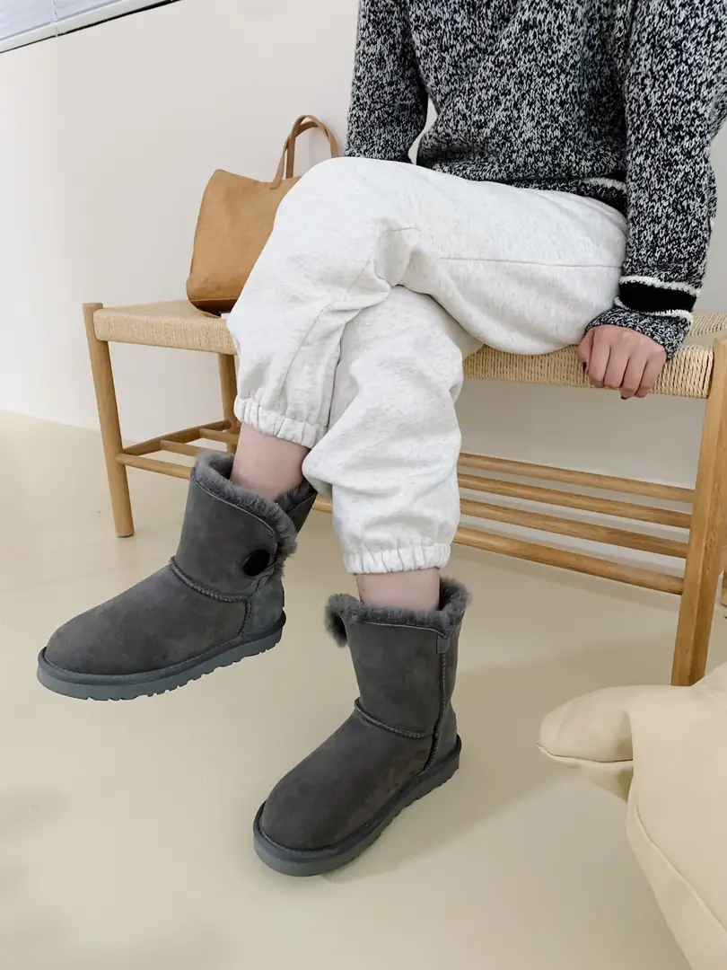 M1063 UGG  $51.83 gallery