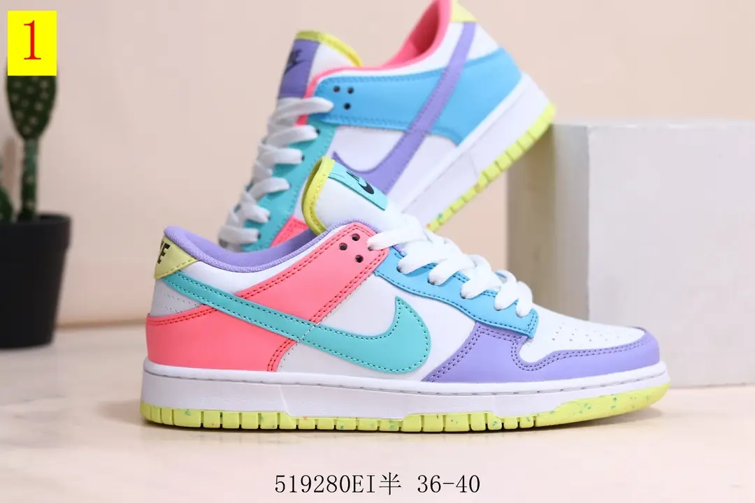 M1078  Nike Dunk Low    $28 gallery