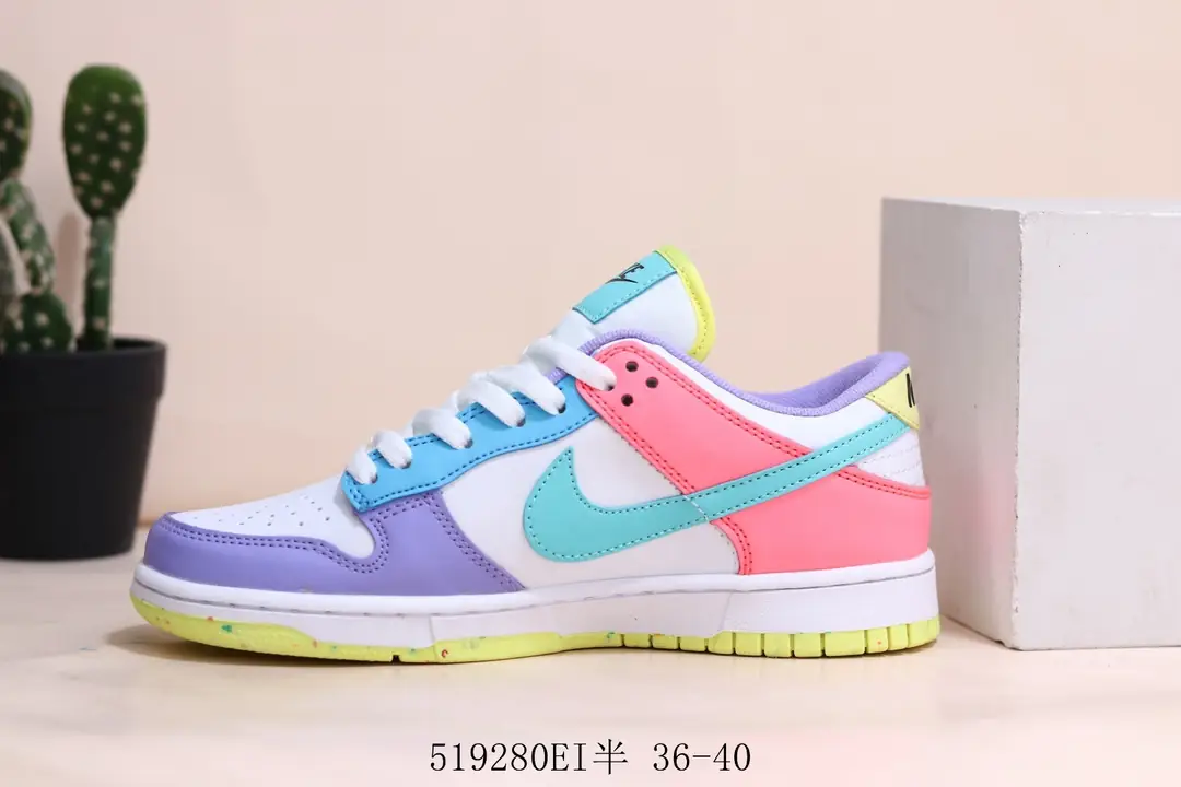 M1078  Nike Dunk Low    $28 gallery