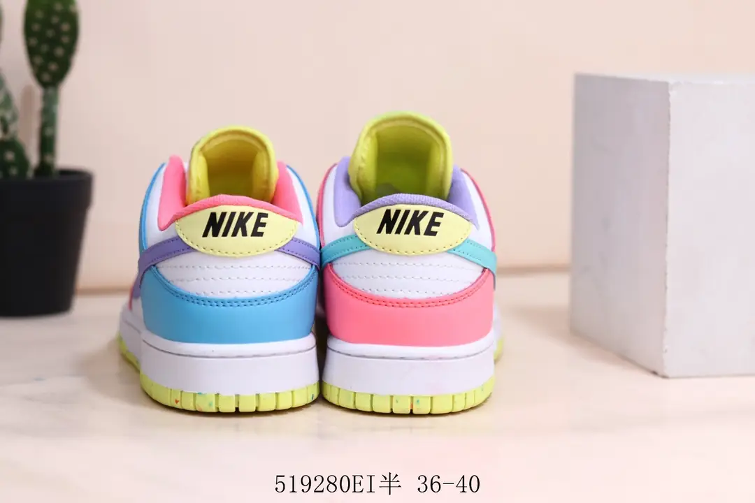 M1078  Nike Dunk Low    $28 gallery