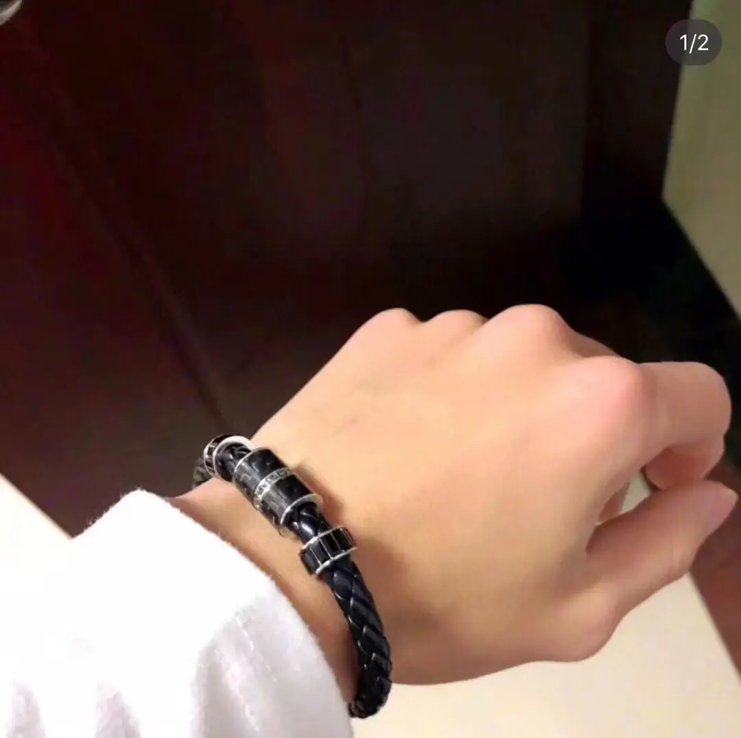 M111  27.04$ SWAROVSKI gallery