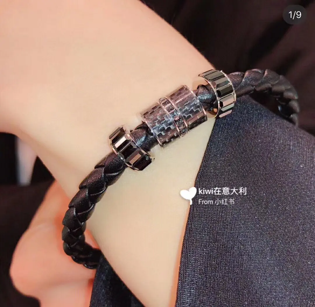 M111  27.04$ SWAROVSKI gallery