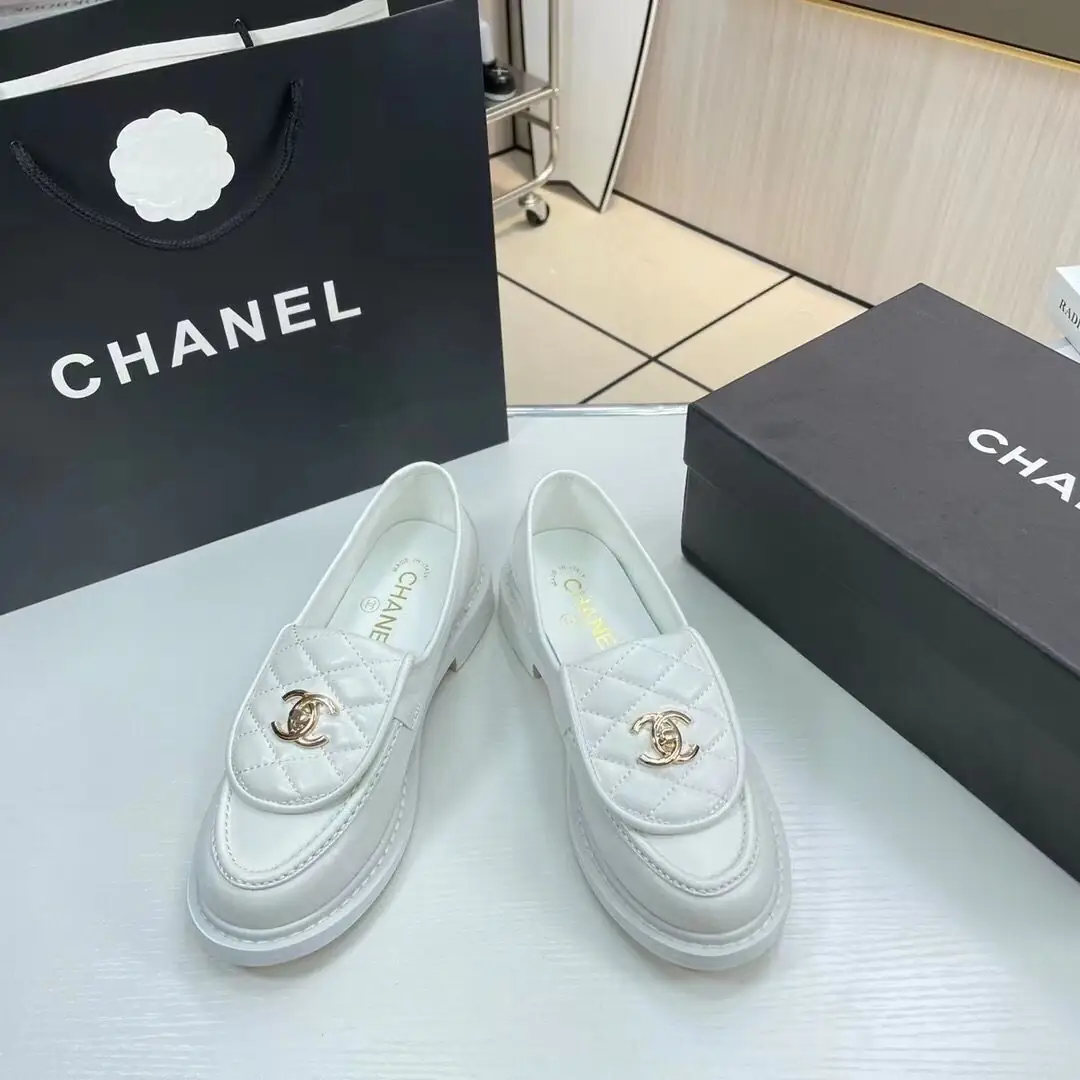 M1141Chanel 68.88$ gallery