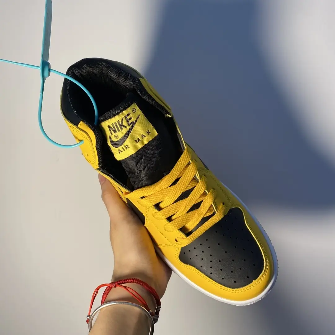 M1168   Nike Air Jordan 1  49.66$ gallery