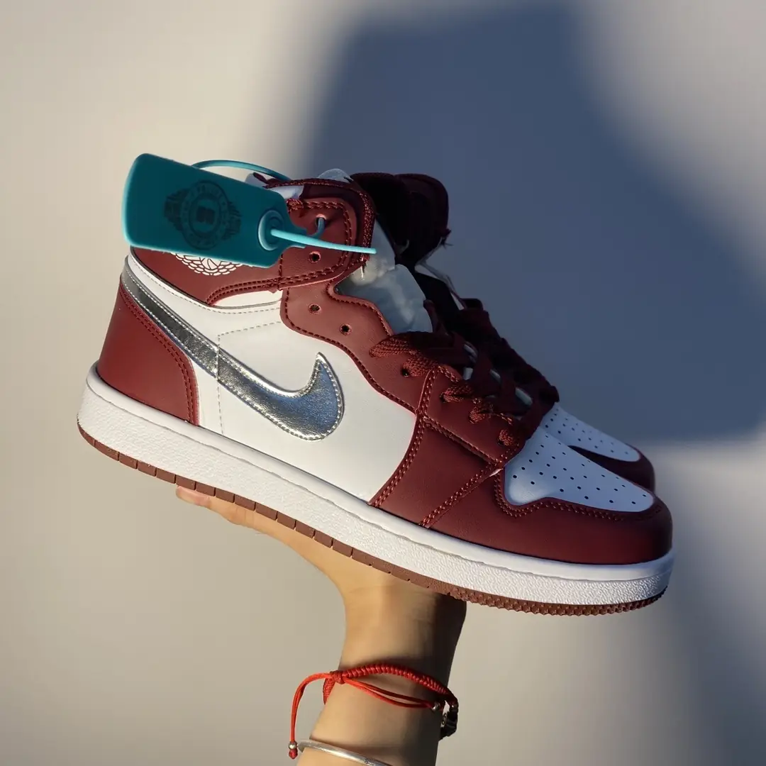 M1168   Nike Air Jordan 1  49.66$ gallery