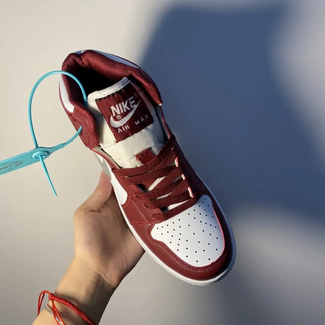 M1168   Nike Air Jordan 1  49.66$ gallery