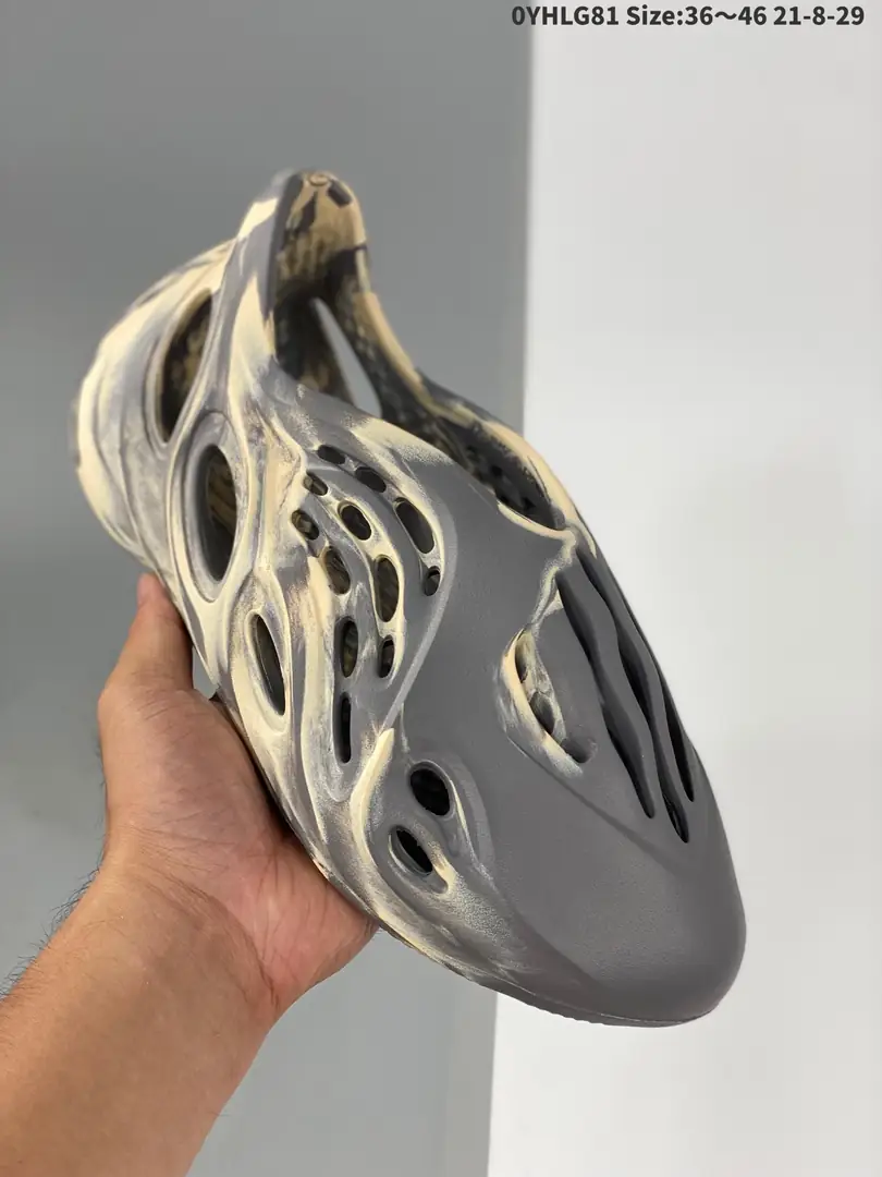 M1195  adidas Yeezy   50.33$ gallery