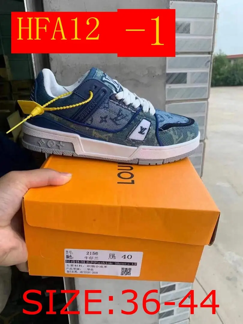 M1235  Louis Vuitton  43.69$ gallery