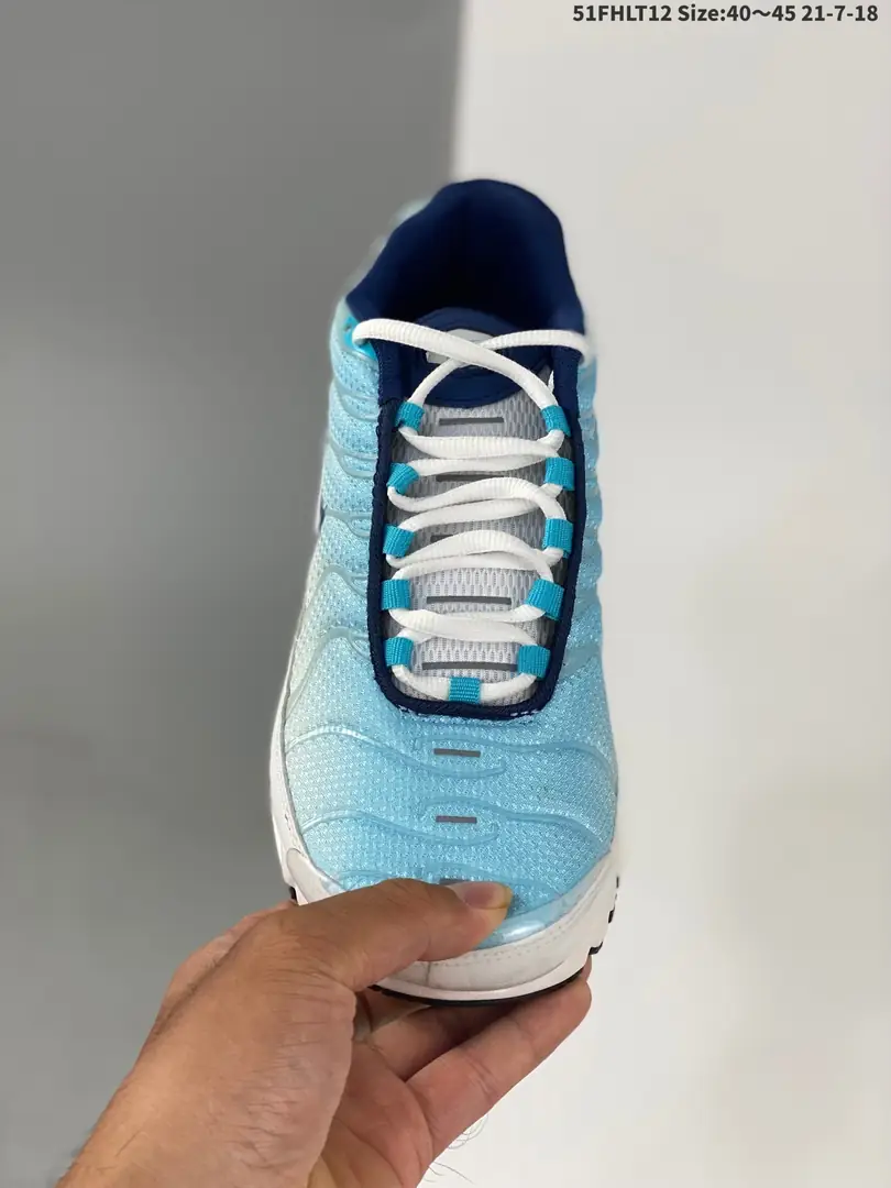 M1270  Nike Air Vapormax   42.33$ gallery