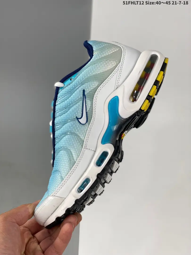 M1270  Nike Air Vapormax   42.33$ gallery