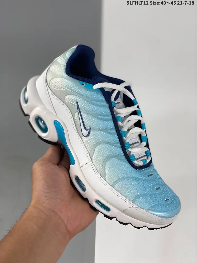 M1270  Nike Air Vapormax   42.33$ gallery