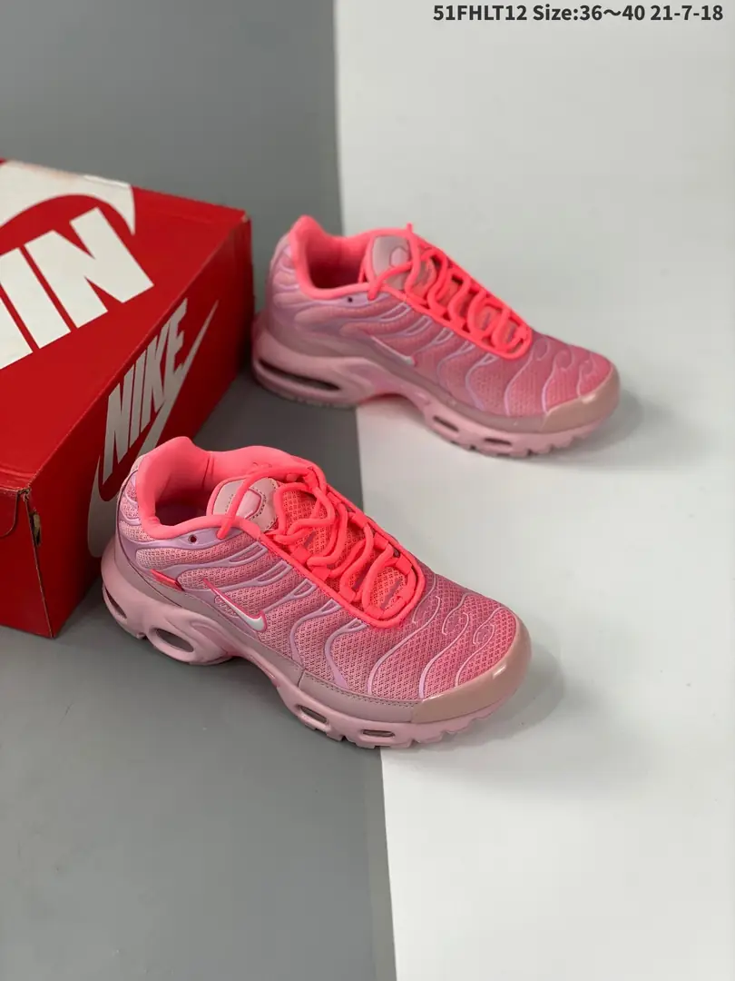 M1270  Nike Air Vapormax   42.33$ gallery