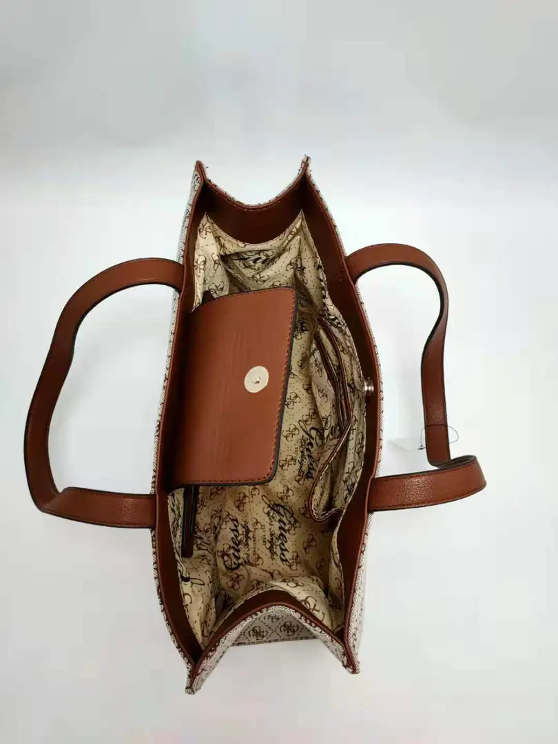 M131  28.16$ GUESS10 gallery